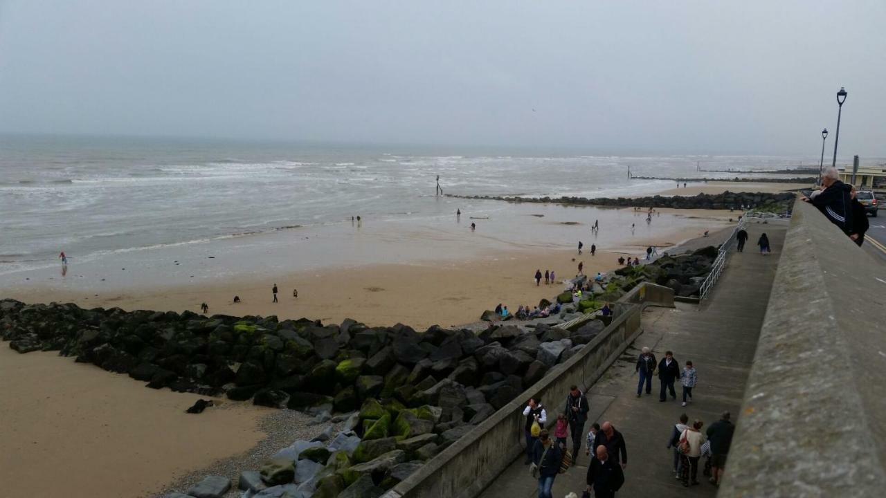 The Two Lifeboats Bed and Breakfast Sheringham Exteriör bild